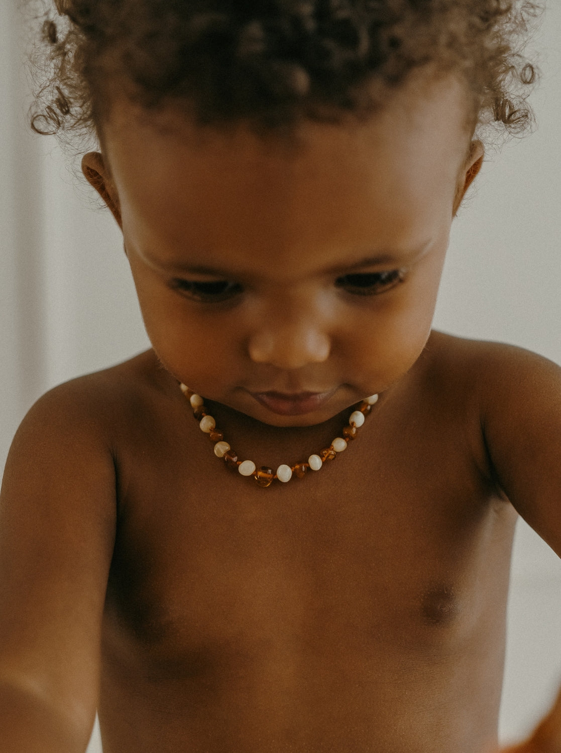 Collier, caramel/lait