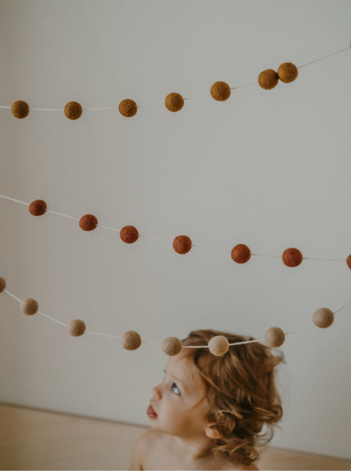 Perlia Garland