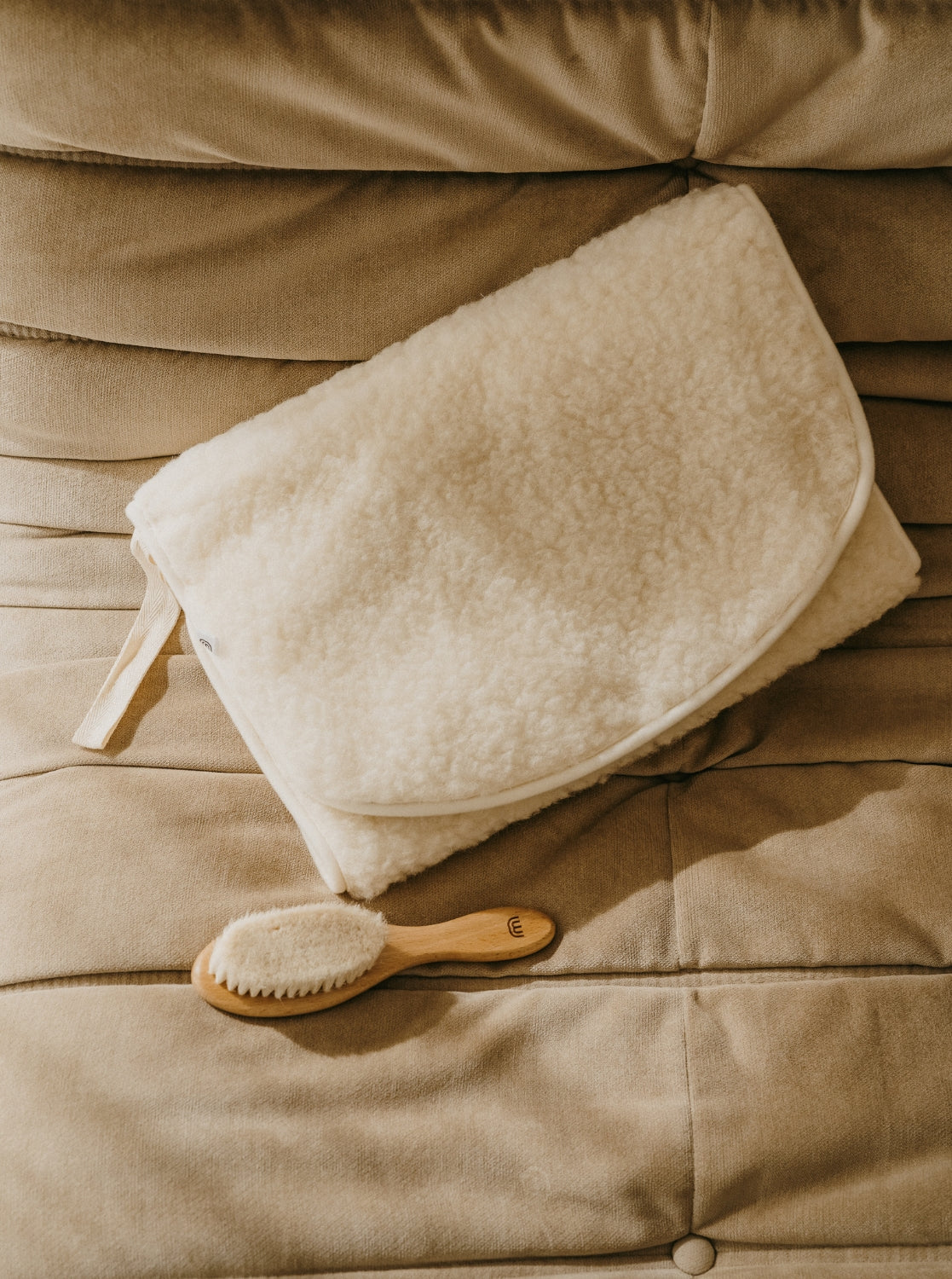 Skin cushion, cloud | 100% wool