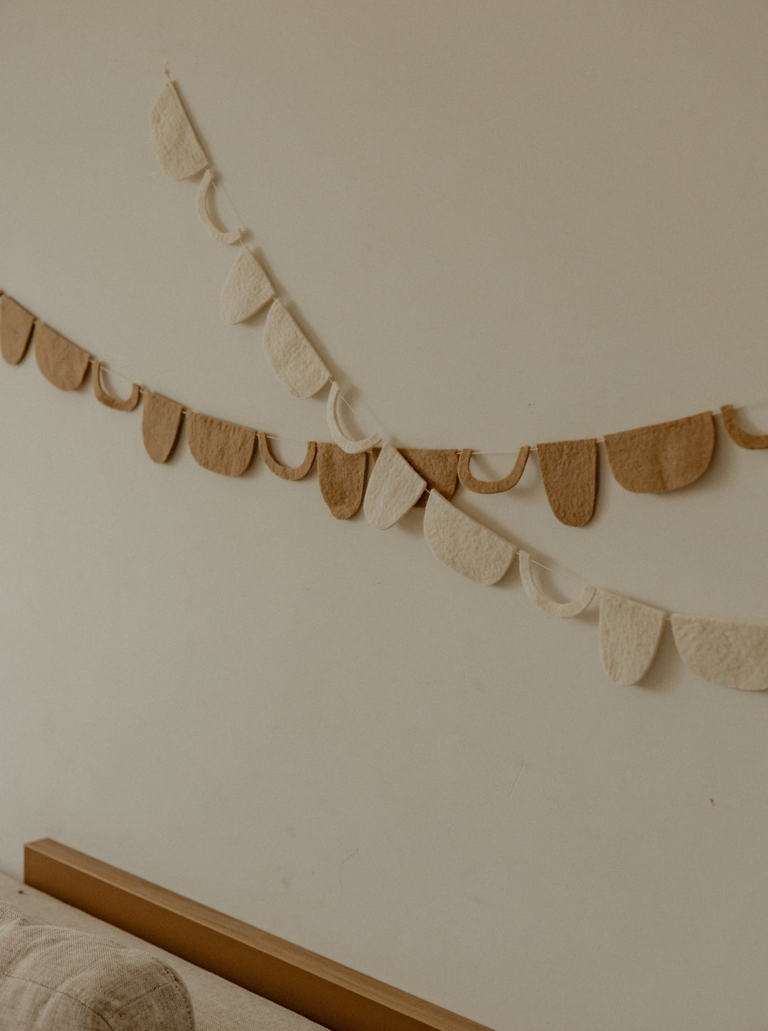 Perlia Garland